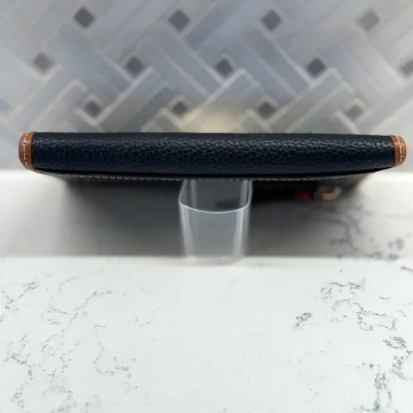 Dooney & Bourke black pebbled leather wallet - Picture 4 of 6